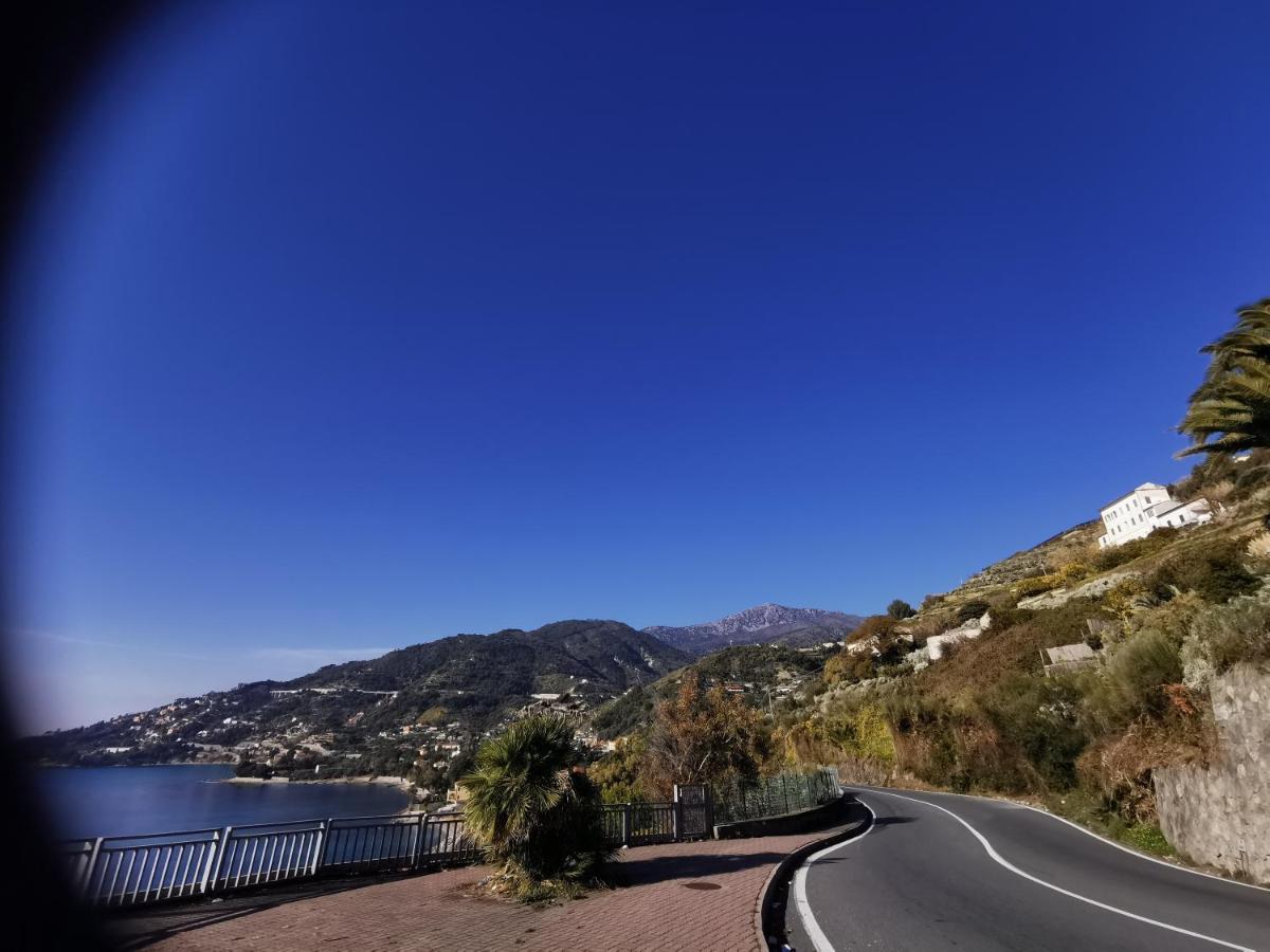 Romantic Casa Lorenzina Affittacamere Ventimiglia Ngoại thất bức ảnh