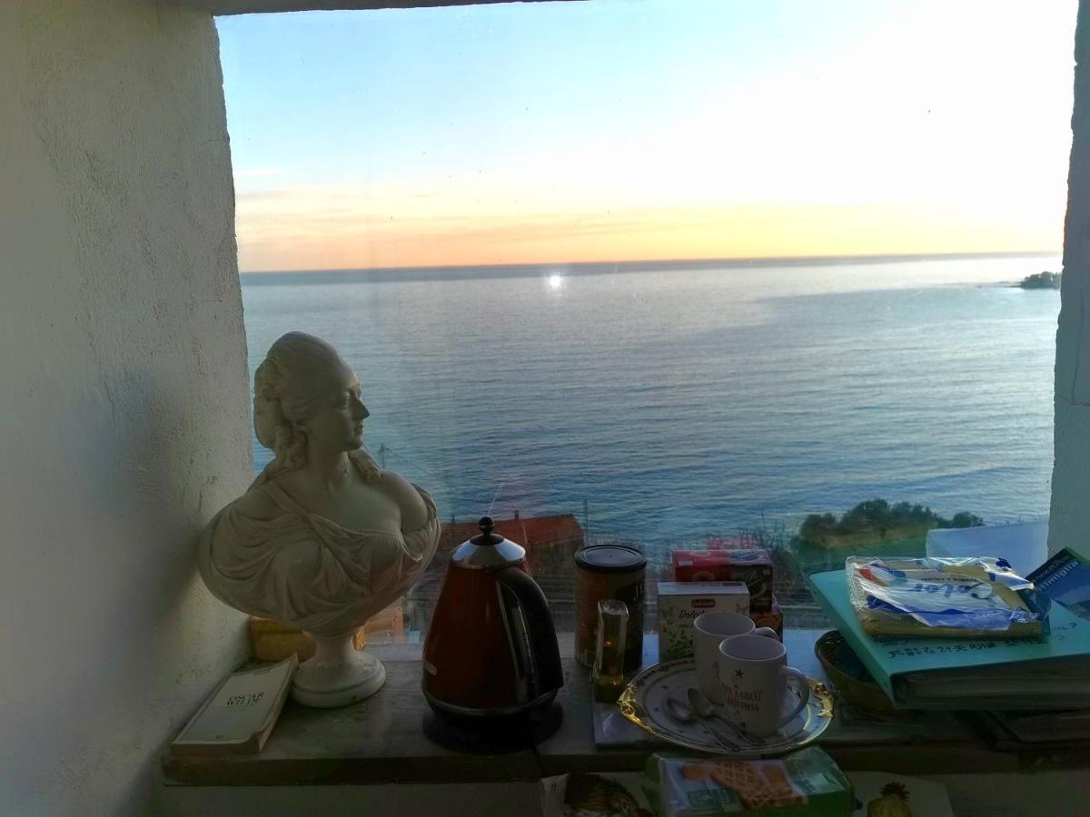 Romantic Casa Lorenzina Affittacamere Ventimiglia Ngoại thất bức ảnh