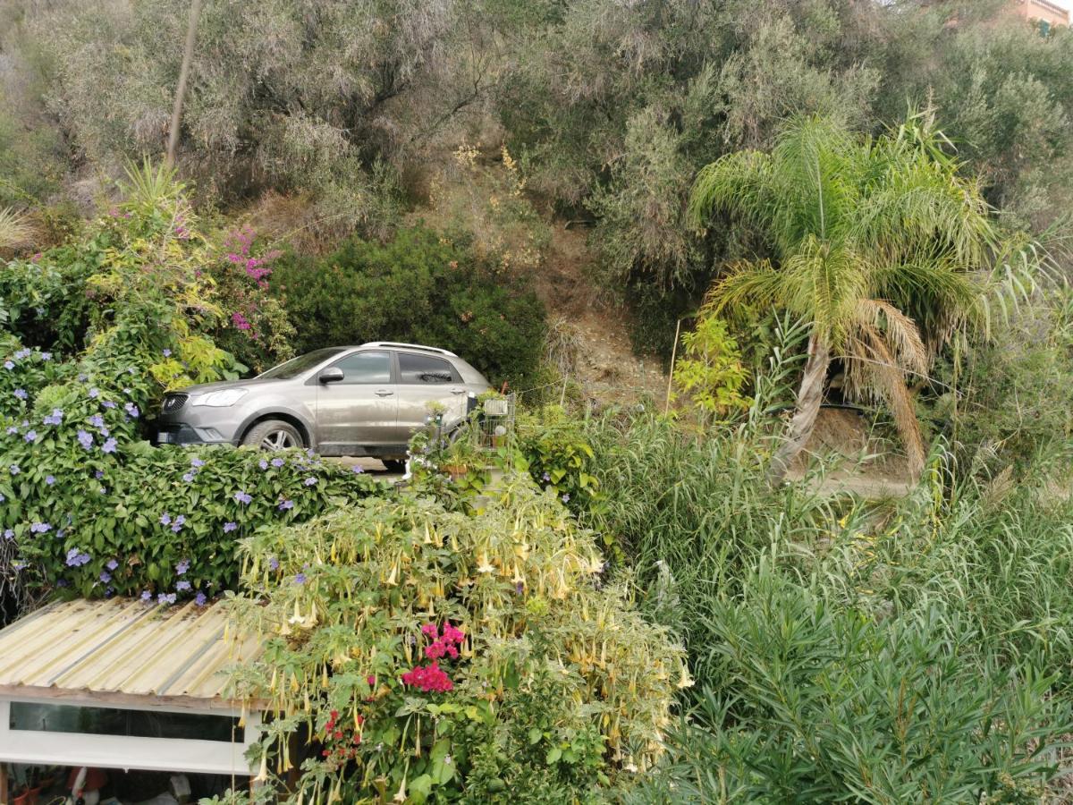 Romantic Casa Lorenzina Affittacamere Ventimiglia Ngoại thất bức ảnh